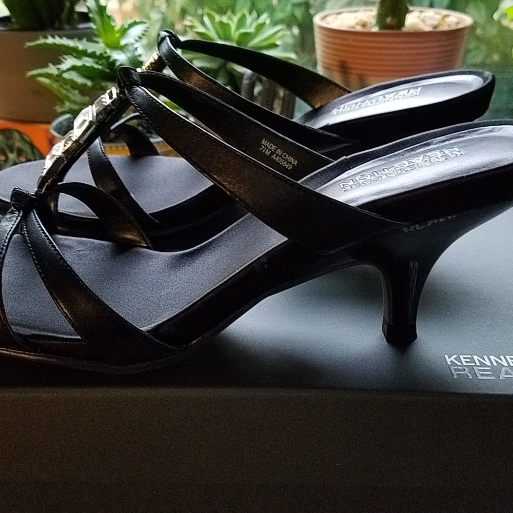 KENNETH COLE Sandals - Picture 3 of 4